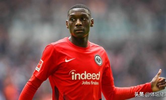 引援眼光毒辣！又一位身价破亿前锋，这家德甲豪强成为“新黑店”