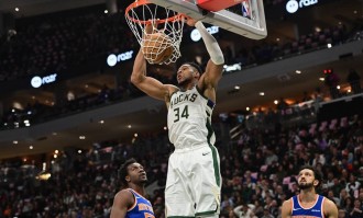 字母哥37+8+7布伦森空砍36分 雄鹿胜尼克斯