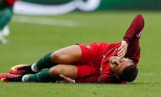 C罗遭遇沙特杯翻车，多项赛事冠军梦碎