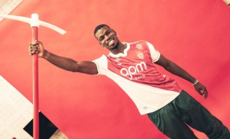 32岁博格巴加盟法甲季军，签约时失控痛哭，服药被停赛2年无球可踢