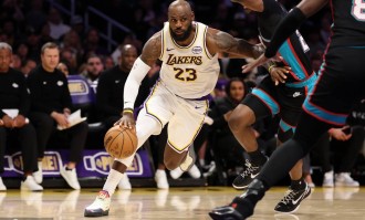 &amp;quot;东詹&amp;quot;狂轰62+16+18 湖人关键时刻战绩12胜0负